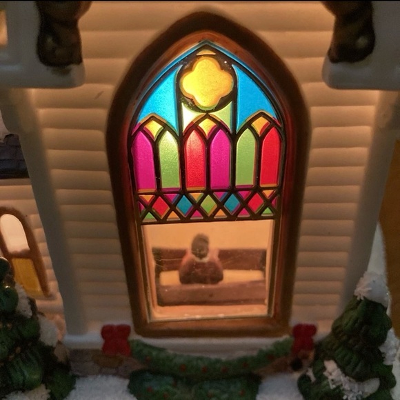 St. Nicholas Square Country Chapel Village Collection 
Illuminated Works - Picture 6 of 14